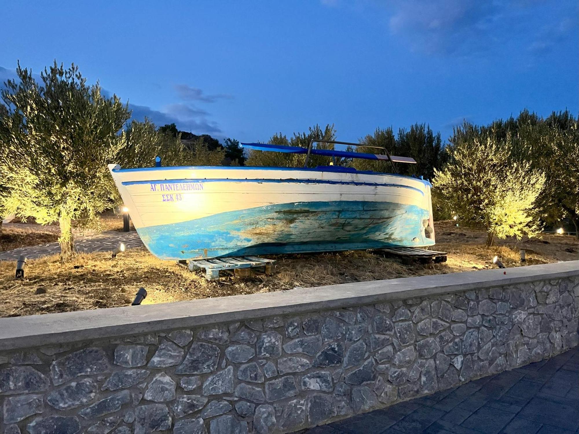 פטרה Hotel Defkalion מראה חיצוני תמונה