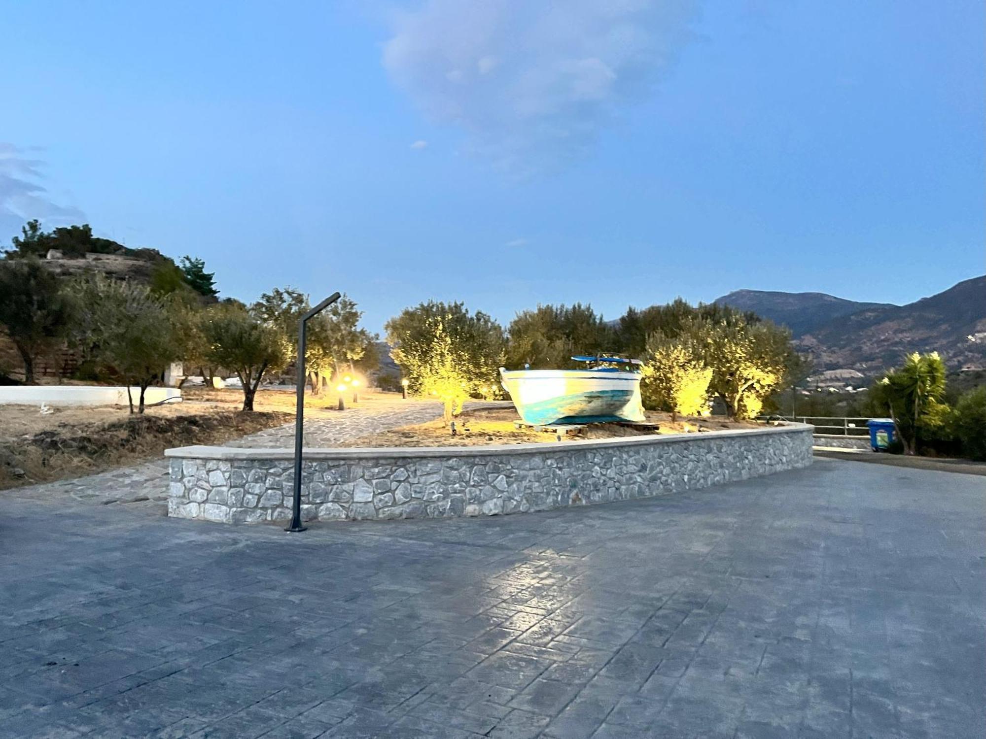 פטרה Hotel Defkalion מראה חיצוני תמונה